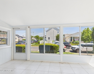 325 15th Avenue - Photo Thumbnail 6