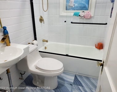 232 Jerome Avenue - Photo Thumbnail 13