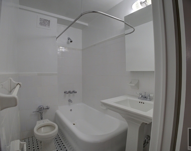 Jane St - Photo Thumbnail 2