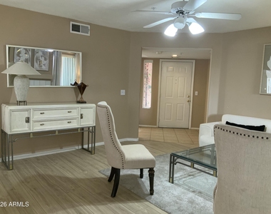 9745 N 95th Street - Photo Thumbnail 12