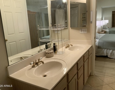 9745 N 95th Street - Photo Thumbnail 18