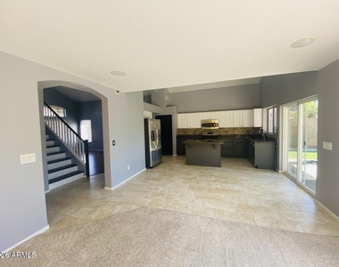 7203 W Irma Lane - Photo Thumbnail 6
