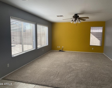 7203 W Irma Lane - Photo Thumbnail 9