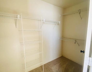 7203 W Irma Lane - Photo Thumbnail 23