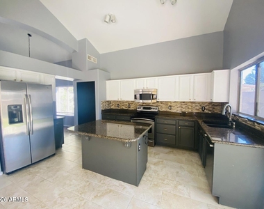 7203 W Irma Lane - Photo Thumbnail 10