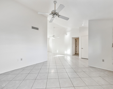 21614 N 139th Drive - Photo Thumbnail 3
