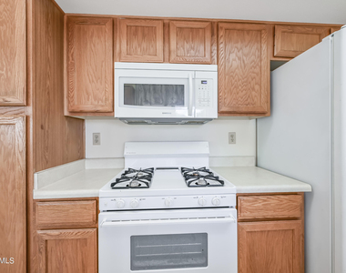 21614 N 139th Drive - Photo Thumbnail 9