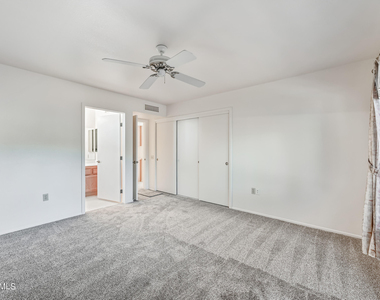 21614 N 139th Drive - Photo Thumbnail 22