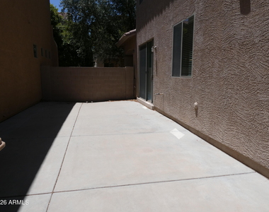 9184 W Meadow Drive - Photo Thumbnail 17