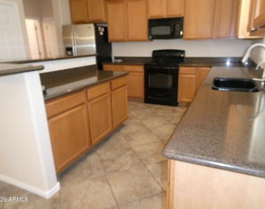 9184 W Meadow Drive - Photo Thumbnail 3