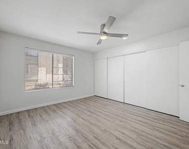 5236 W Peoria Avenue - Photo Thumbnail 14