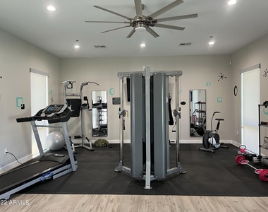 1273 E Maryland Avenue - Photo Thumbnail 52