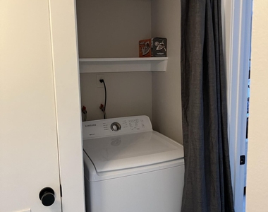 1273 E Maryland Avenue - Photo Thumbnail 28