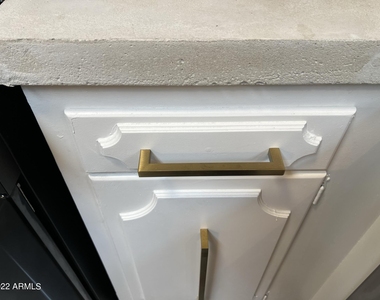 1273 E Maryland Avenue - Photo Thumbnail 16