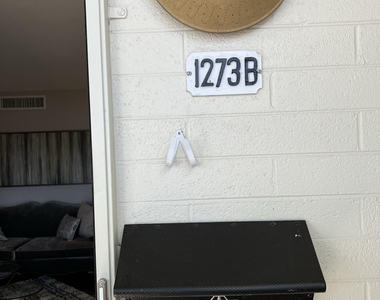 1273 E Maryland Avenue - Photo Thumbnail 46