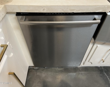 1273 E Maryland Avenue - Photo Thumbnail 15