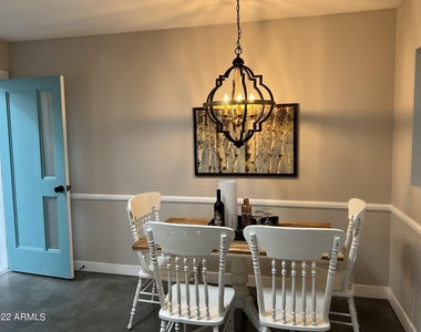 1273 E Maryland Avenue - Photo Thumbnail 9