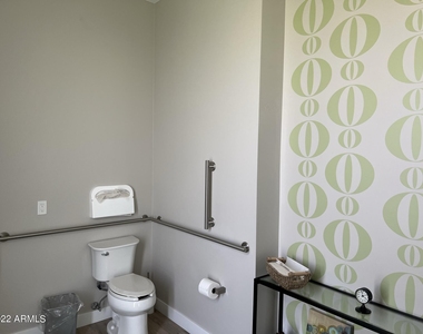 1273 E Maryland Avenue - Photo Thumbnail 55