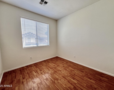 8952 E Crescent Avenue - Photo Thumbnail 6