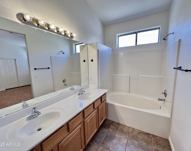 8952 E Crescent Avenue - Photo Thumbnail 9