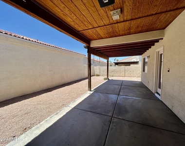 142 N Drexel Street - Photo Thumbnail 13