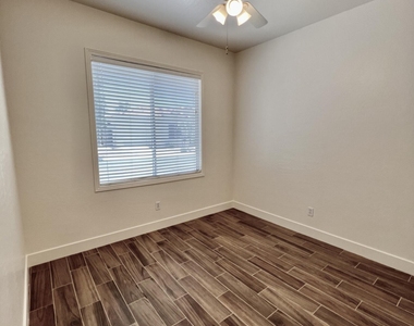 142 N Drexel Street - Photo Thumbnail 9
