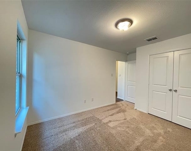 2372 Pyrite Drive - Photo Thumbnail 12
