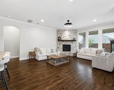 4637 Seabiscuit Street - Photo Thumbnail 16