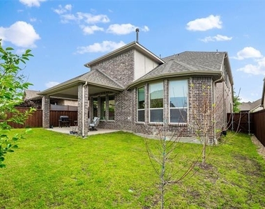 4637 Seabiscuit Street - Photo Thumbnail 36
