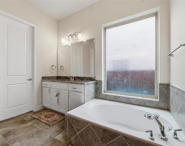4637 Seabiscuit Street - Photo Thumbnail 18