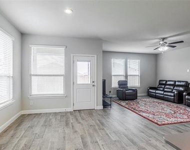 15825 Bronte Lane - Photo Thumbnail 11