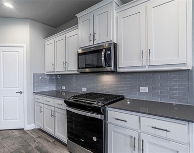 15825 Bronte Lane - Photo Thumbnail 8