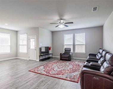 15825 Bronte Lane - Photo Thumbnail 13