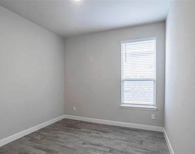 15825 Bronte Lane - Photo Thumbnail 21