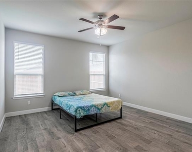 15825 Bronte Lane - Photo Thumbnail 17