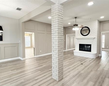 2709 Serenade Court - Photo Thumbnail 2