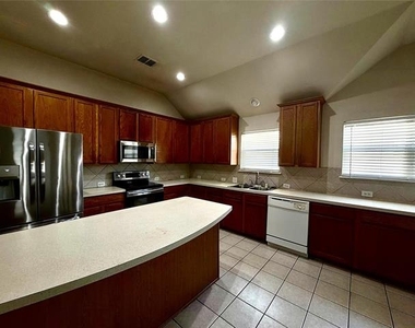8520 Ontario Drive - Photo Thumbnail 4
