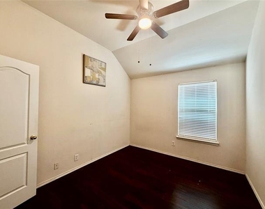 8520 Ontario Drive - Photo Thumbnail 14