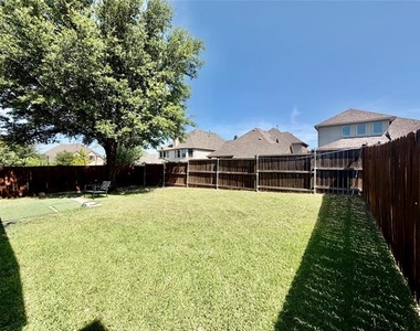 8520 Ontario Drive - Photo Thumbnail 19