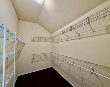 8520 Ontario Drive - Photo Thumbnail 12