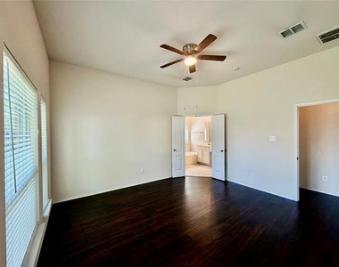 8520 Ontario Drive - Photo Thumbnail 8
