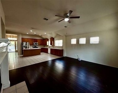 8520 Ontario Drive - Photo Thumbnail 6