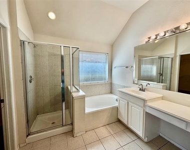 8520 Ontario Drive - Photo Thumbnail 10