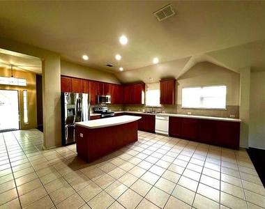 8520 Ontario Drive - Photo Thumbnail 3
