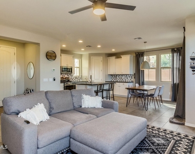 1942 S Sycamore Place - Photo Thumbnail 3