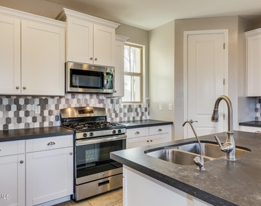 1942 S Sycamore Place - Photo Thumbnail 7