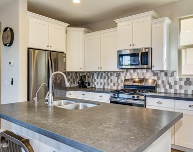 1942 S Sycamore Place - Photo Thumbnail 6