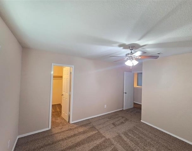 8138 Mossberg Drive - Photo Thumbnail 34