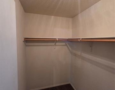 8138 Mossberg Drive - Photo Thumbnail 20