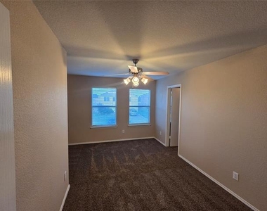 8138 Mossberg Drive - Photo Thumbnail 21